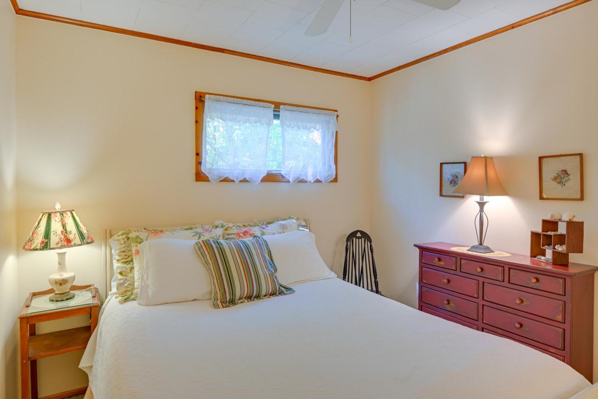 Home In Long Island Wine Country - Walk To Beach! Cutchogue Exterior foto